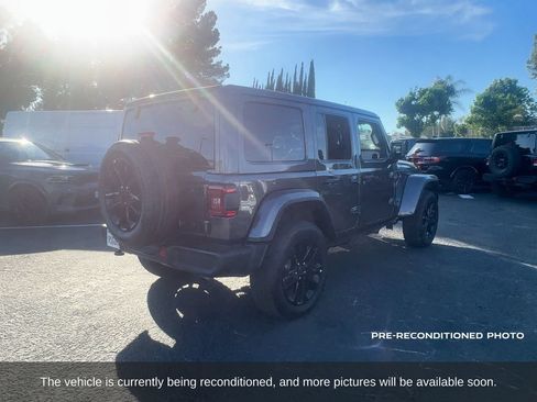 Used 2025 Jeep Wrangler Unlimited Sahara w/ Safety Group AWD/4WD image 6