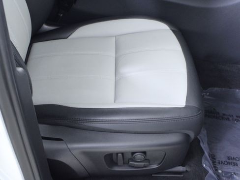 Used 2024 Land Rover Range Rover Evoque Dynamic SE image 17