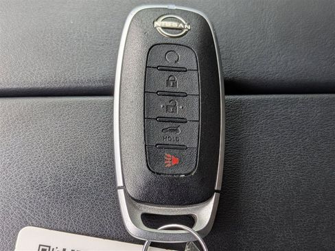 Used 2024 Nissan Rogue Platinum w/ Platinum Premium Package image 34