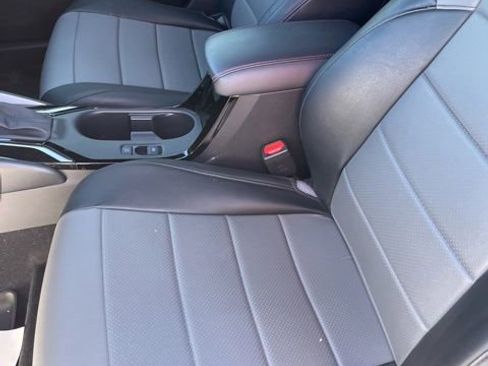 Used 2025 Toyota Corolla SE AWD/4WD image 12