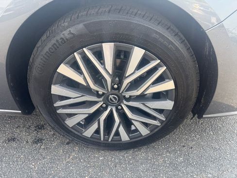 Used 2024 Nissan Altima 2.5 SV image 12