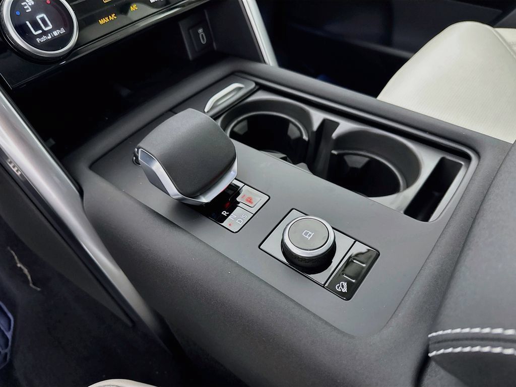 New 2026 Land Rover Discovery Dynamic SE AWD/4WD image 17