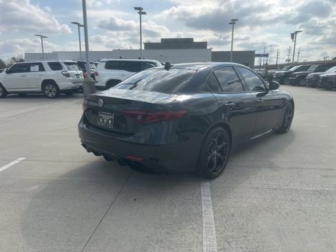 Used 2023 Alfa Romeo Giulia Estrema image 6