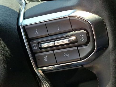 Used 2025 GMC Yukon XL Denali AWD/4WD image 22