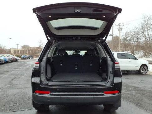 Certified 2023 Jeep Grand Cherokee Limited w/ Black Appearance Package image 10