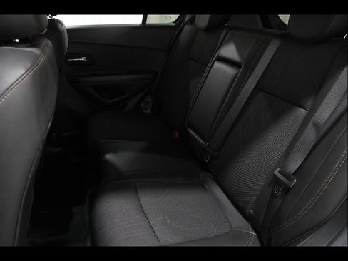 Certified 2022 Chevrolet Trax LT w/ LT Convenience Package image 18