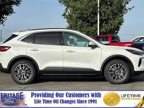 New 2025 Ford Escape SE w/ PHEV Premium Package image 3