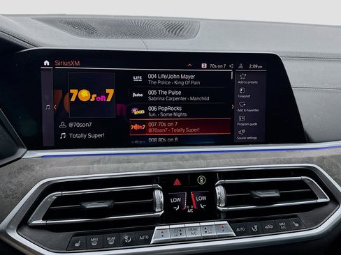 Used 2020 BMW X5 xDrive40i w/ Premium Package image 11