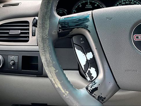 Used 2009 GMC Yukon XL SLE w/ Convenience Package image 23