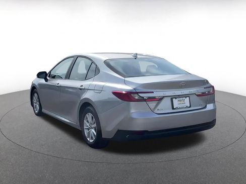 Used 2025 Toyota Camry LE image 10