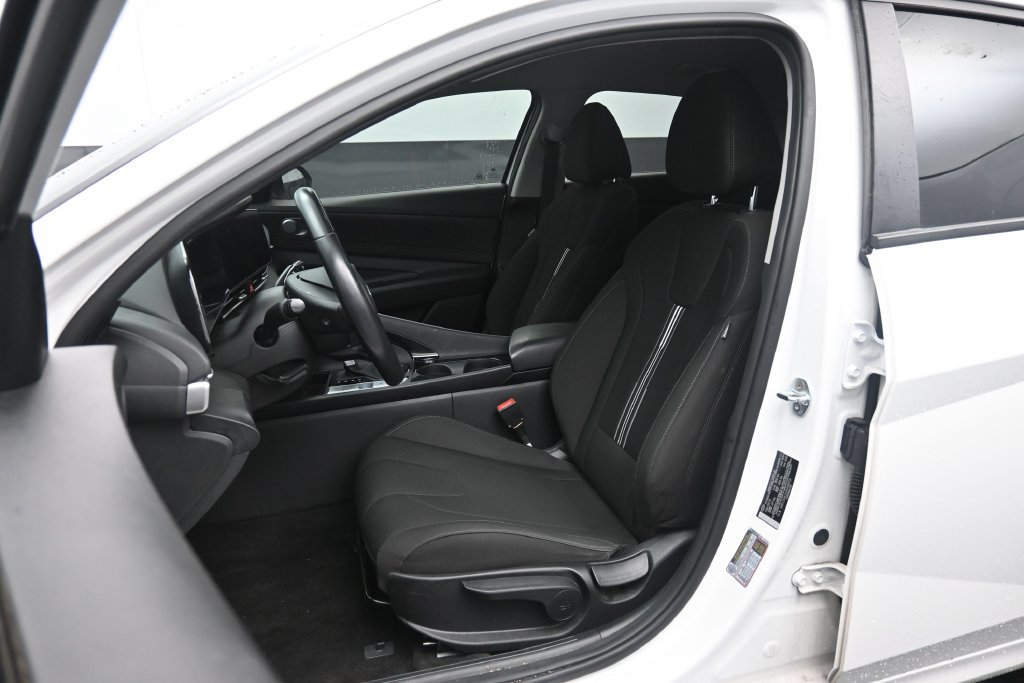 Used 2023 Hyundai Elantra SEL w/ Convenience Package FWD image 22