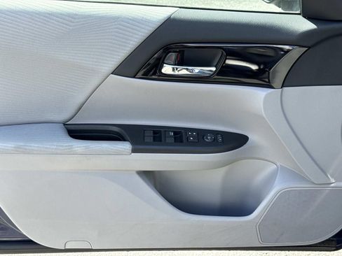 Used 2016 Honda Accord LX image 22