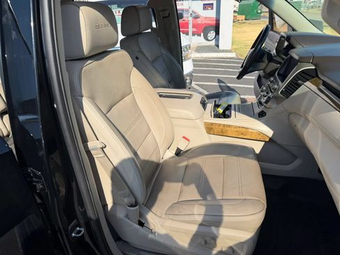 Used 2017 GMC Yukon Denali w/ Open Road Package RWD image 12