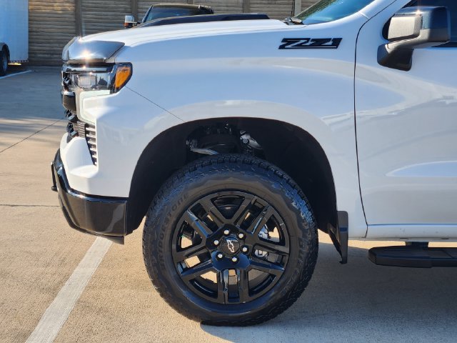 Used 2025 Chevrolet Silverado 1500 LT Trail Boss w/ Convenience Package II AWD/4WD image 15