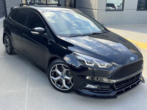 Used 2018 Ford Focus ST image 6