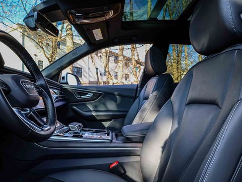 Used 2022 Audi Q8 Premium Plus image 9