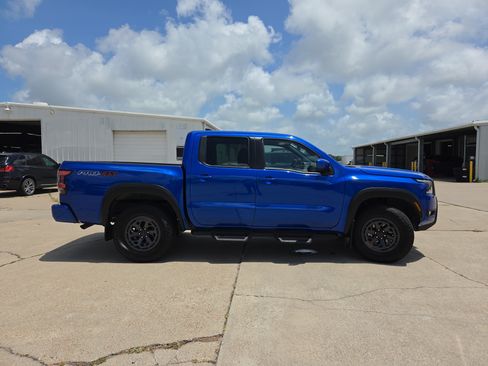 Used 2026 Nissan Frontier PRO-4X w/ Tow Package AWD/4WD image 4
