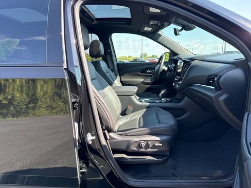 Used 2023 Chevrolet Traverse RS AWD/4WD image 11