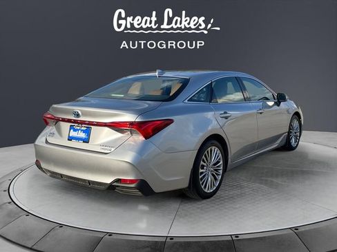 Used 2019 Toyota Avalon Limited w/ All Weather Liner Package image 5
