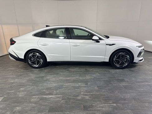 Used 2024 Hyundai Sonata SEL w/ Convenience Package image 4