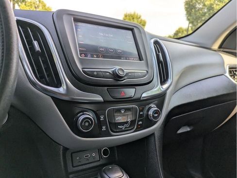 Used 2021 Chevrolet Equinox LT image 23