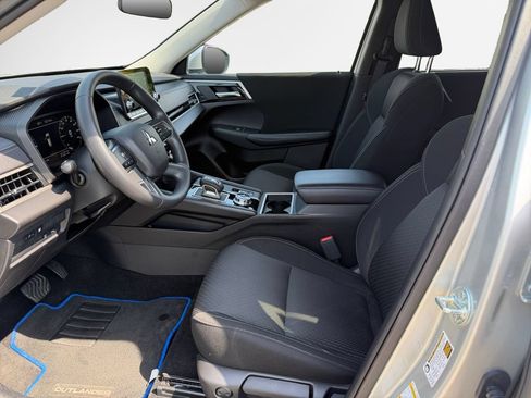 Used 2025 Mitsubishi Outlander ES AWD/4WD image 12