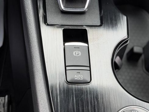 Used 2021 Nissan Rogue SV w/ Premium Package AWD/4WD image 18