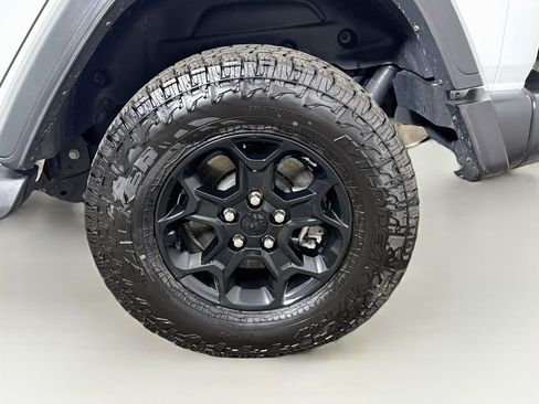 Used 2023 Jeep Wrangler Unlimited w/ Cold Weather Group AWD/4WD image 25
