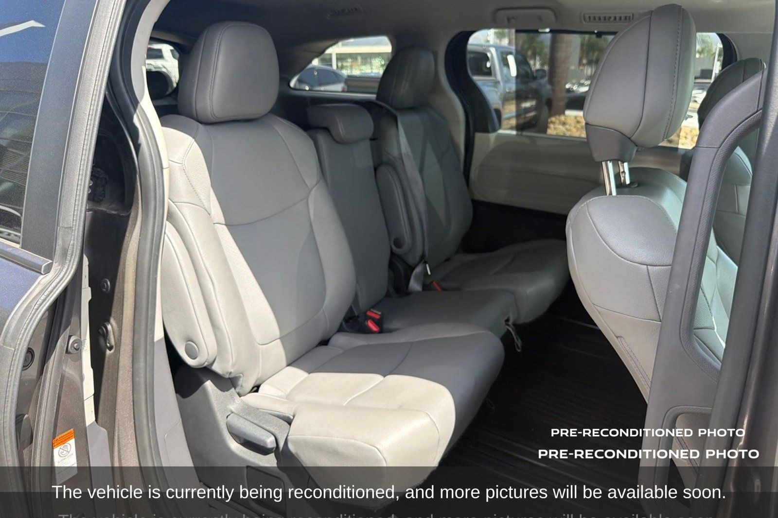 Used 2024 Toyota Sienna XLE FWD image 20