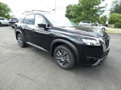 New 2025 Nissan Pathfinder SV w/ Cargo Package
