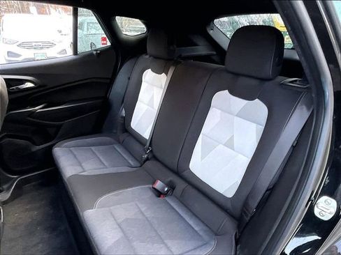 Used 2024 Chevrolet Trax RS image 15