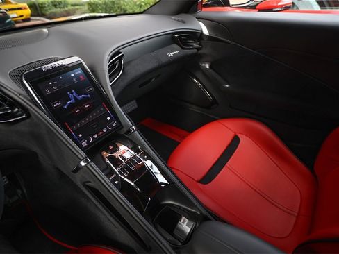 Certified 2022 Ferrari Roma image 28