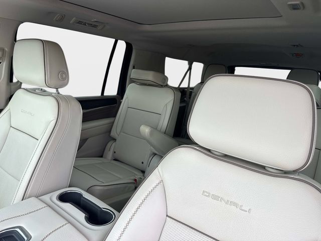 Used 2023 GMC Yukon XL Denali AWD/4WD image 17