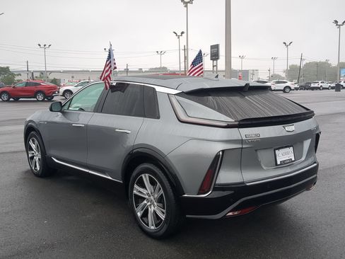 Certified 2024 Cadillac Lyriq Tech w/ LPO, Floor Liner Package AWD/4WD image 5