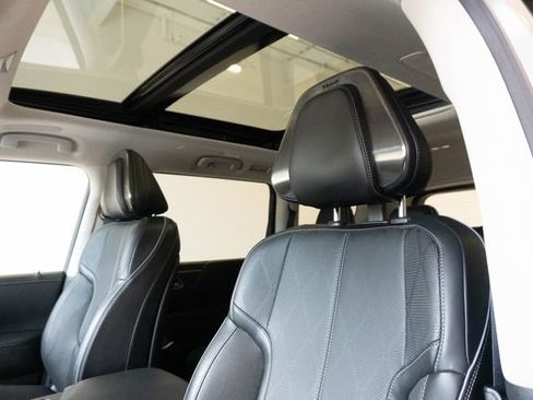 Used 2025 INFINITI QX80 Sensory AWD/4WD image 23