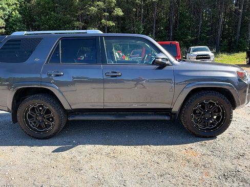Used 2017 Toyota 4Runner SR5 Premium RWD image 7