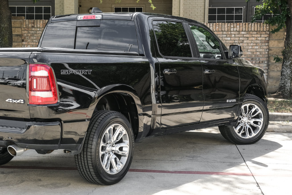 Used 2023 RAM 1500 Laramie AWD/4WD image 17