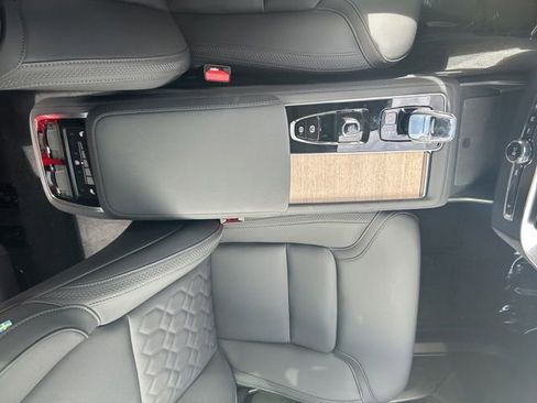 Certified 2025 Volvo XC90 B6 Plus AWD/4WD image 26