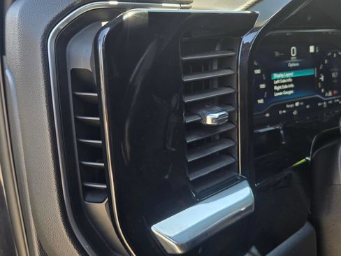 Used 2022 Chevrolet Silverado 1500 LT Trail Boss w/ Protection Package AWD/4WD image 12