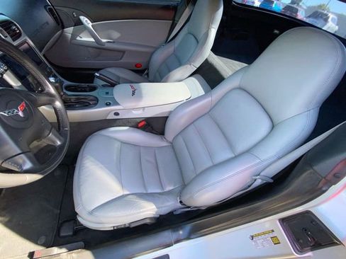 Used 2005 Chevrolet Corvette Coupe w/ Preferred Equipment Group RWD image 3