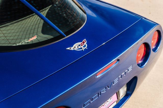 Used 2003 Chevrolet Corvette Coupe w/ Preferred Equipment Group RWD image 29