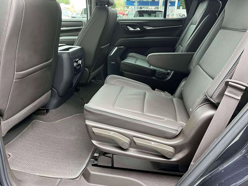 Used 2023 GMC Yukon Denali AWD/4WD image 16