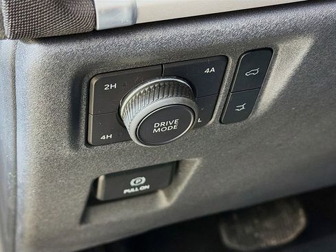 Used 2025 Ford Expedition Active AWD/4WD image 29