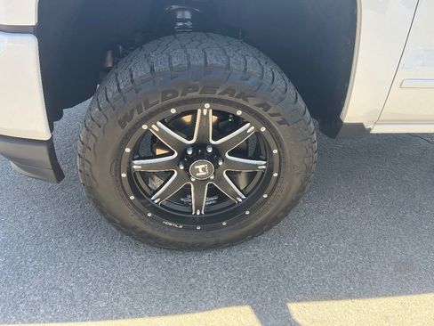 Used 2018 Chevrolet Silverado 1500 LT w/ All Star Edition AWD/4WD image 41