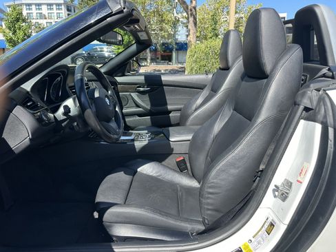 Used 2016 BMW Z4 sDrive28i RWD image 16
