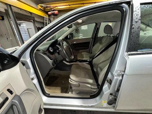 Used 2008 Ford Focus SES FWD image 21