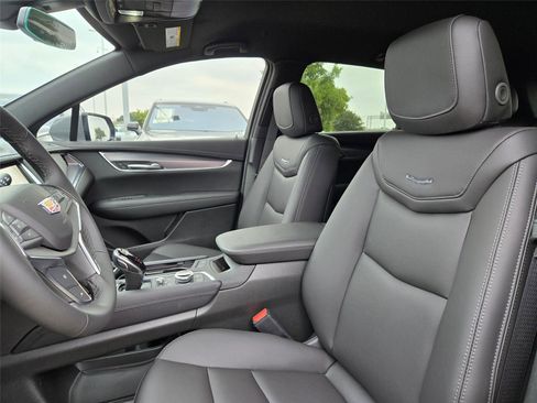 New 2026 Cadillac XT5 Luxury w/ LPO, Floor Liner Package image 23