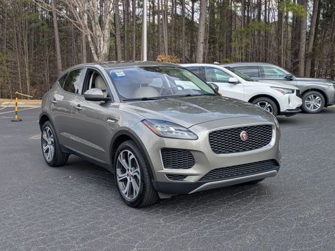 Used 2020 Jaguar E-PACE SE image 3
