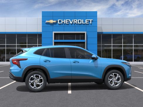 New 2026 Chevrolet Trax LS FWD image 5