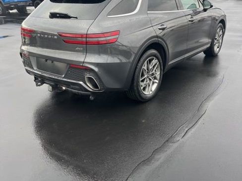Used 2023 Genesis GV70 2.5T w/ Select Package image 5